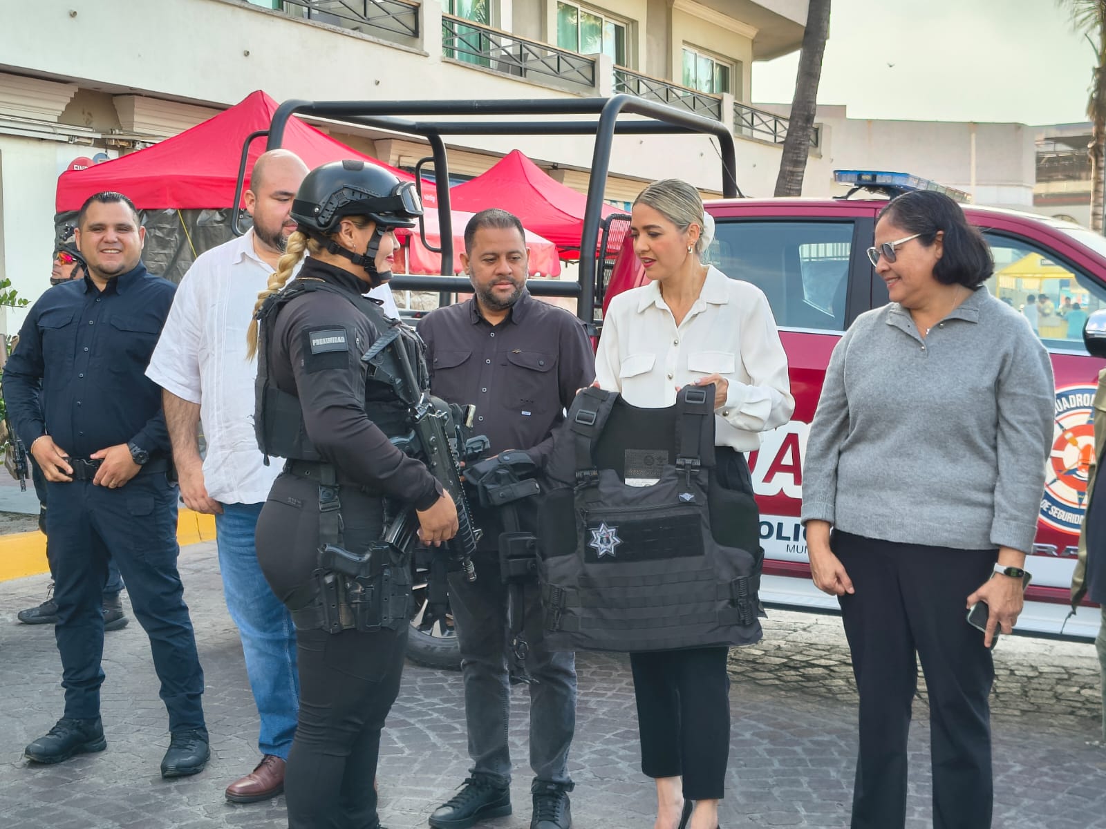 Entrega de equipamiento a la Secretaría de Seguridad Pública Municipal de Mazatlán