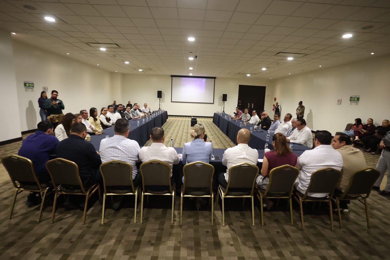 Estrella Palacios se reúne con la iniciativa privada de Mazatlán