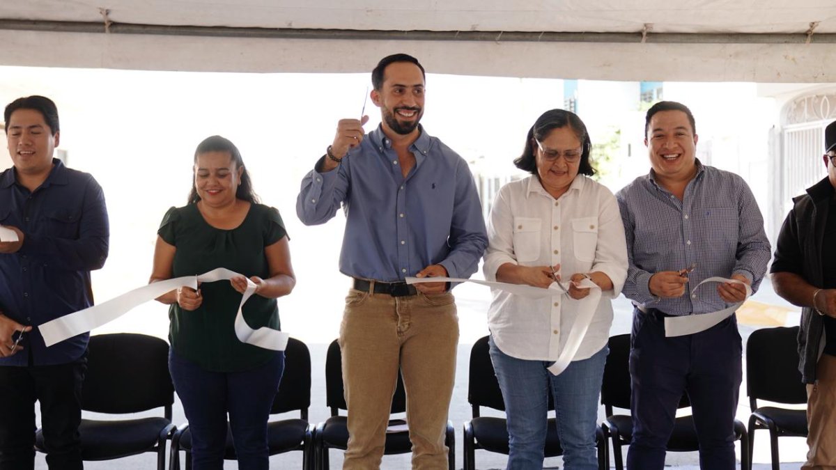 estrenan pavimento en la benito juarez y torremolinos en mazatlan obra