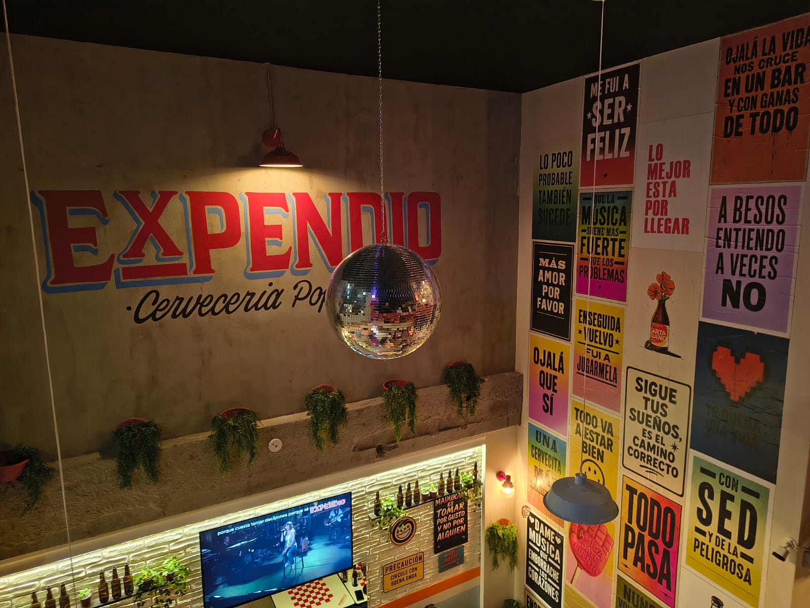 Expendio "Cervecería popular" en Mazatlán