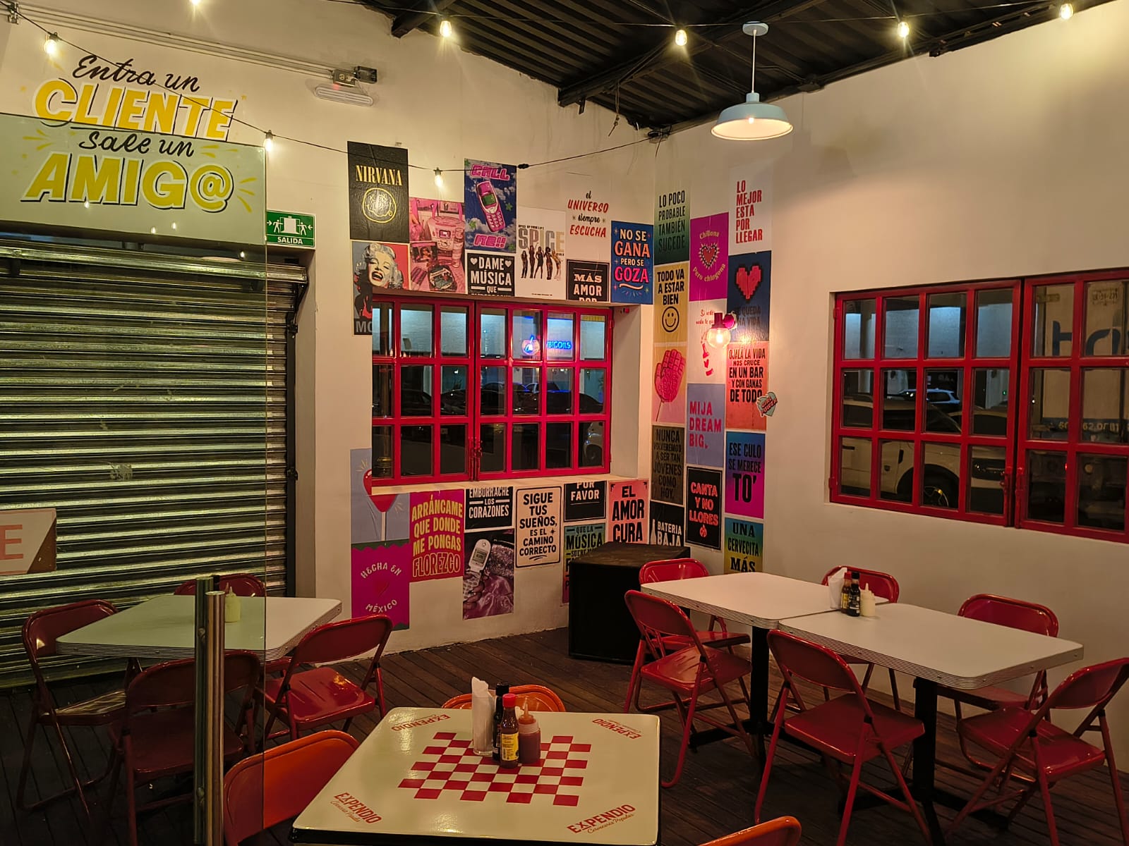 Expendio "Cervecería popular" en Mazatlán