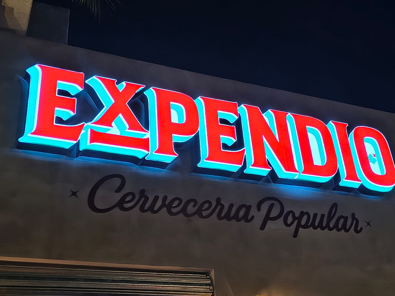Expendio "Cervecería popular" en Mazatlán