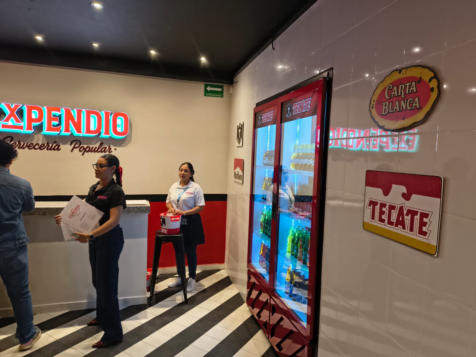 Expendio "Cervecería popular" en Mazatlán