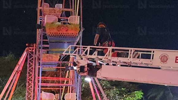 ¡Quedan atrapados niños y papás! Falla y se para rueda de la fortuna de la feria del Parque 87 de Culiacán, Sinaloa