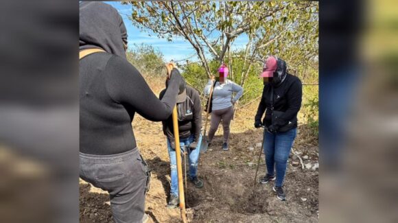 Localizan fosa clandestina con restos humanos de una persona al norte de Mazatlán, Sinaloa