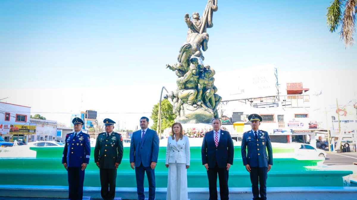 galardonan a la maestra ramona calderon hernandez eventos