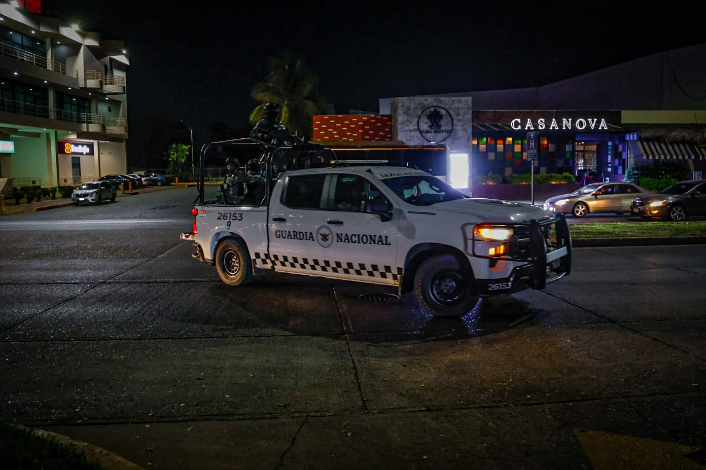 Guardia Nacional mantiene vigilancia a las fueras de hotel donde se hospeda Claudia Sheinbaum en Culiacán