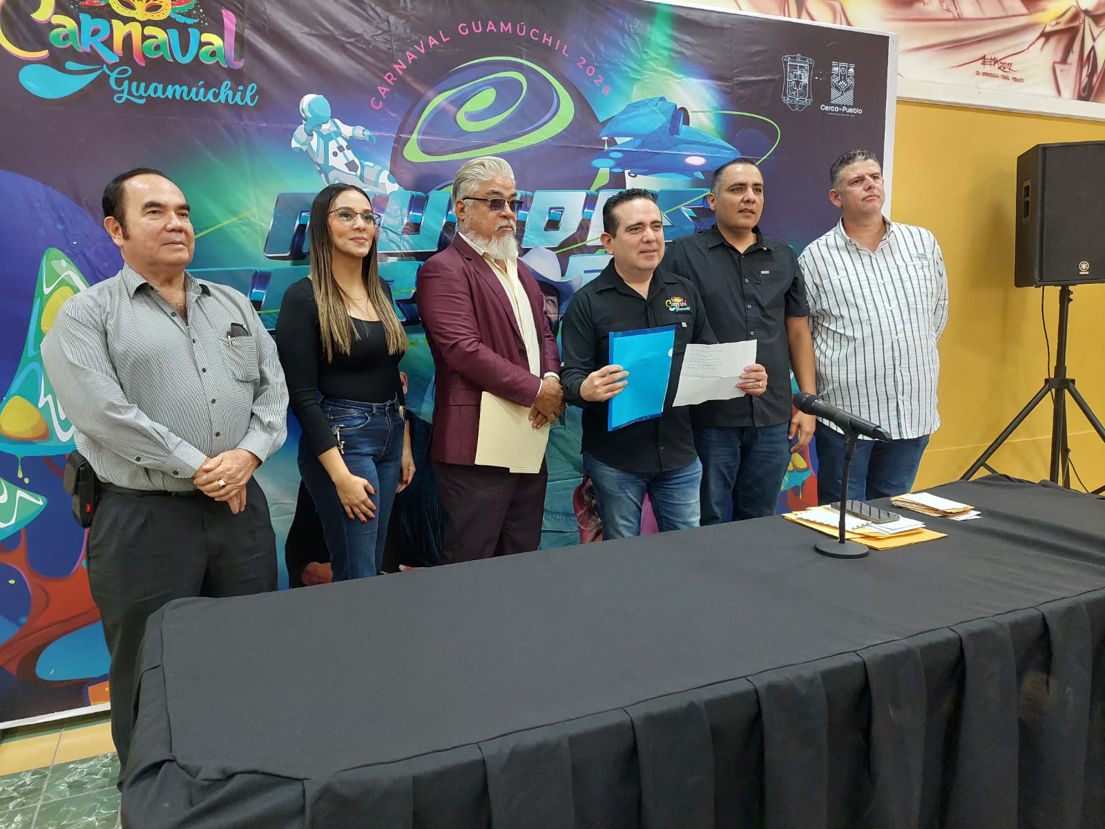 Héctor Álvaro Emus Sánchez es el poeta laureado del Carnaval de Guamúchil