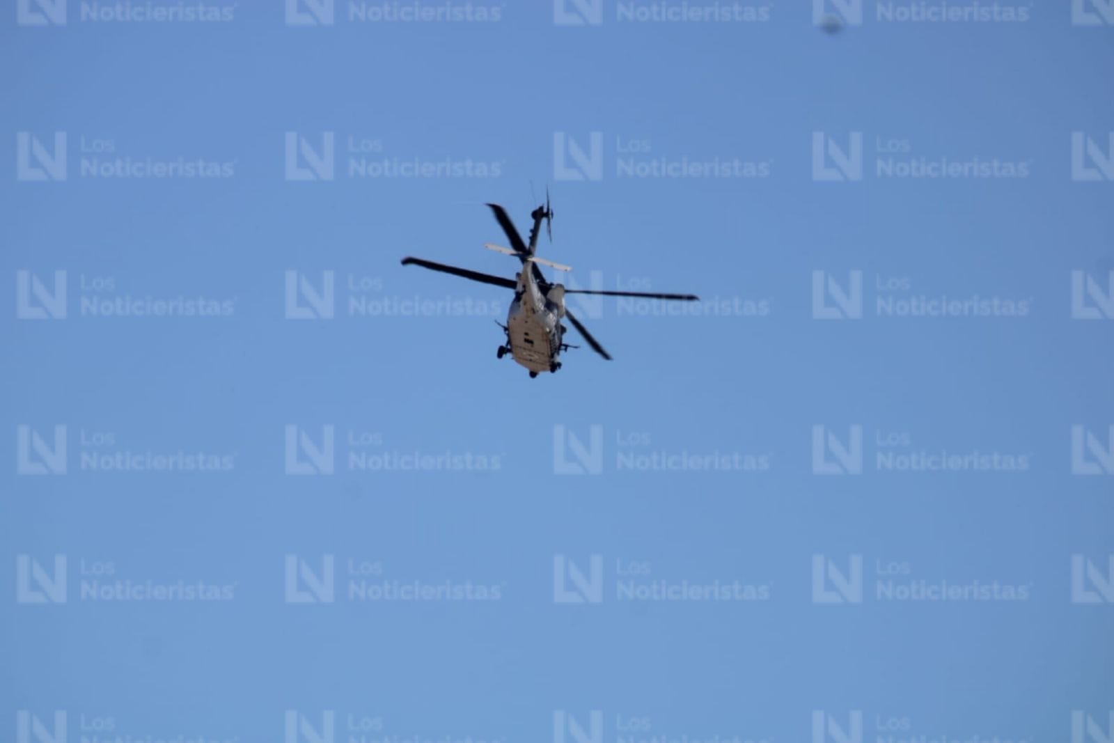 Helicóptero de la GN realiza sobrevuelos de vigilancia en Mazatlán
