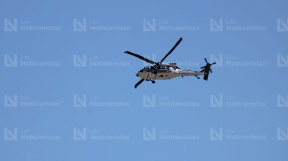 Helicóptero de la Guardia Nacional realiza sobrevuelos de vigilancia en Mazatlán, Sinaloa