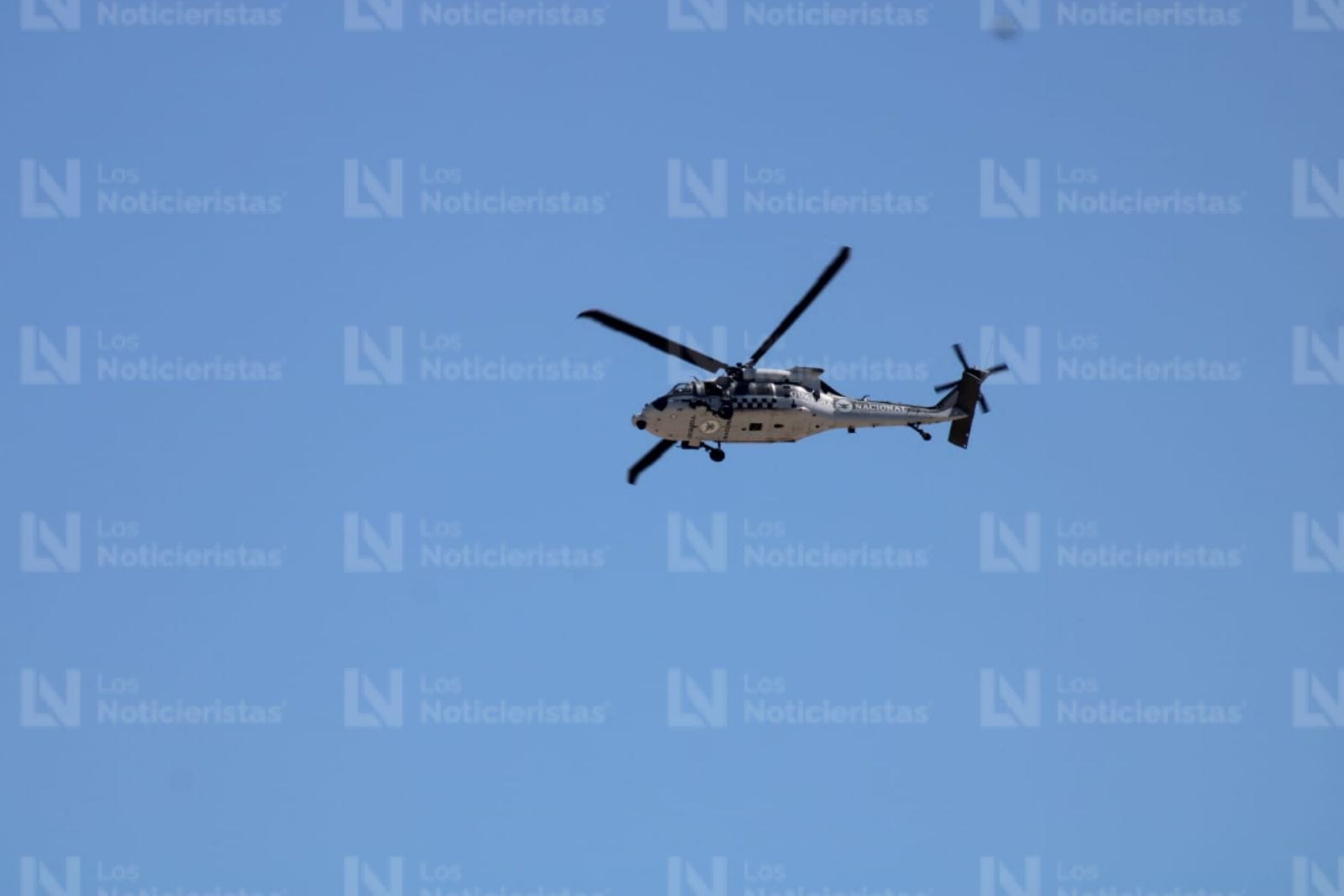 Helicóptero de la GN realiza sobrevuelos de vigilancia en Mazatlán