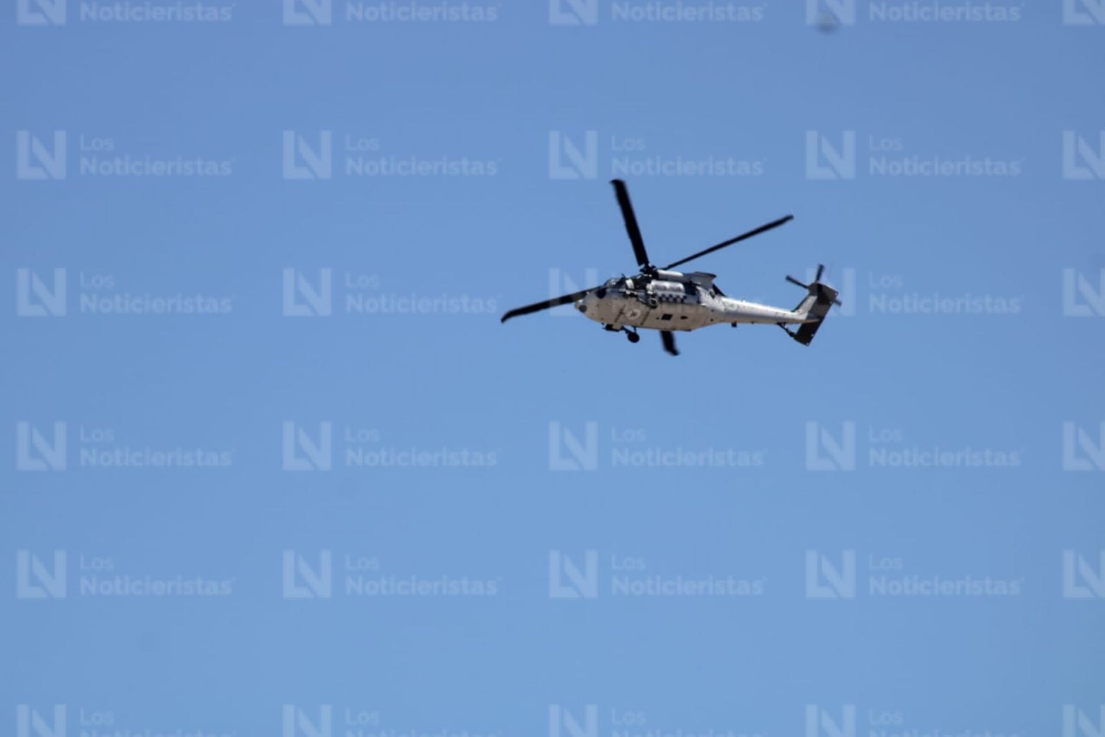 Helicóptero de la GN realiza sobrevuelos de vigilancia en Mazatlán