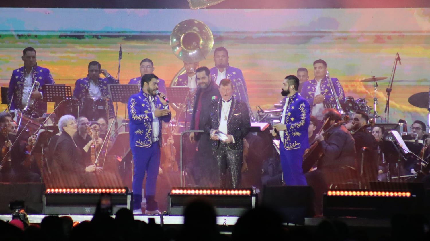 Homenaje a Germán Lizárraga en el Carnaval de Mazatlán