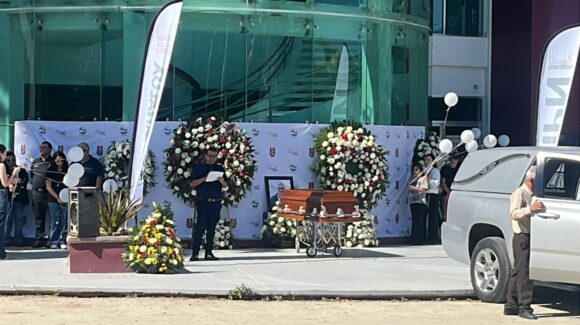 En su segundo hogar, el Ciidir Sinaloa, con globos blancos despiden al profesor e investigador Píndaro Álvarez Ruiz