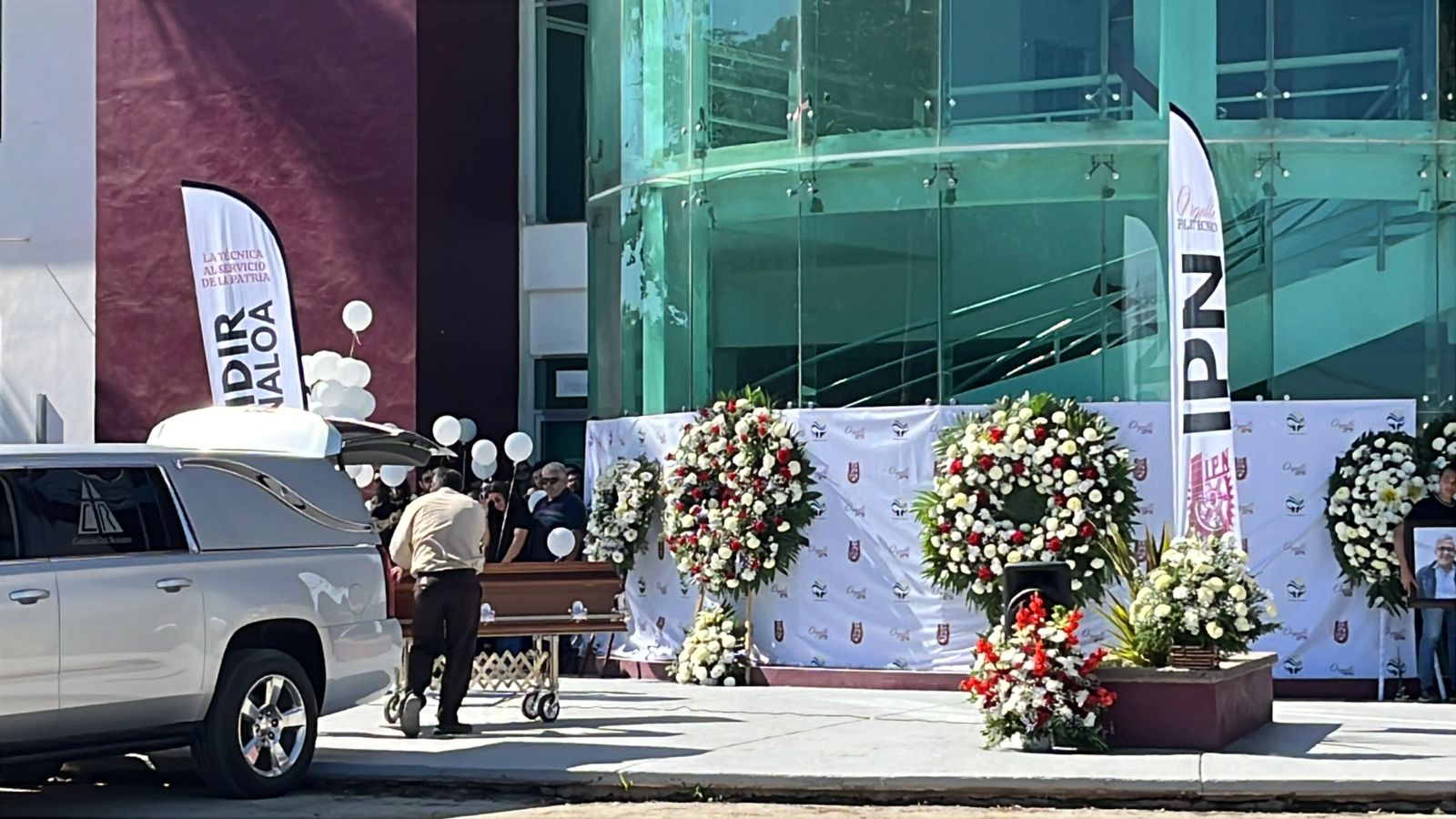Homenaje de cuerpo presente del investigador Píndaro Álvarez Ruiz en el Ciidir Sinaloa, en Guasave