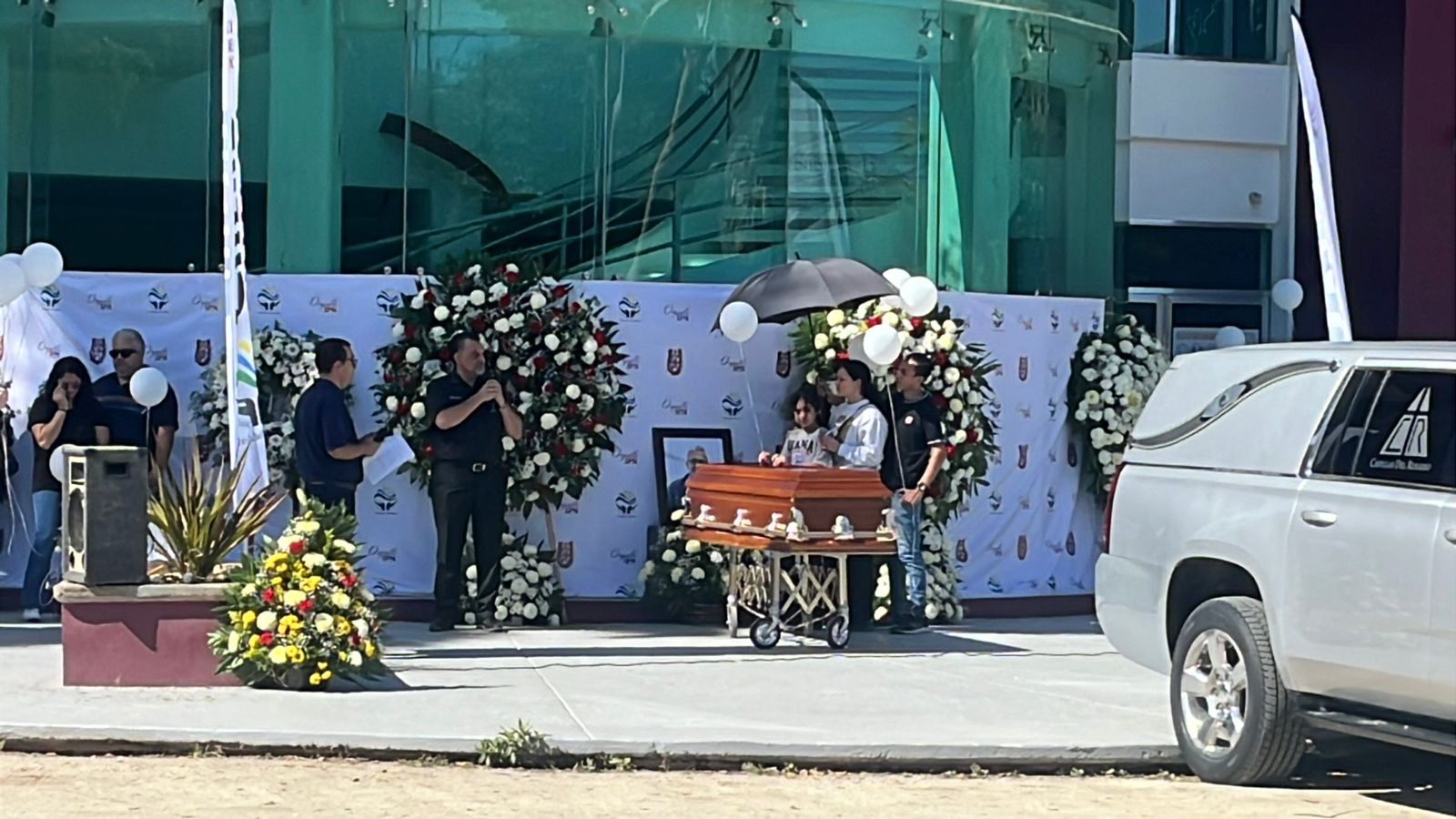 Homenaje de cuerpo presente del investigador Píndaro Álvarez Ruiz en el Ciidir Sinaloa, en Guasave