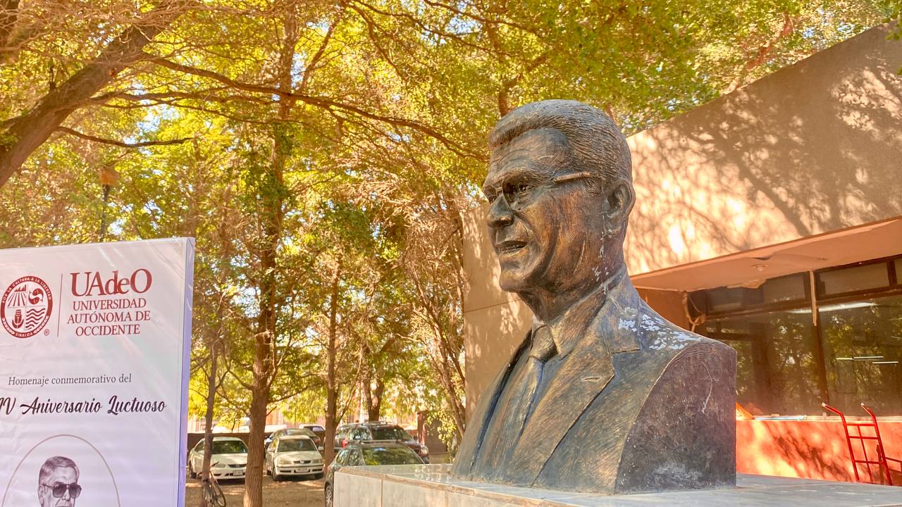 Homenaje a Don Roque Chevez Castro en la biblioteca de la UAdeO en Guasave