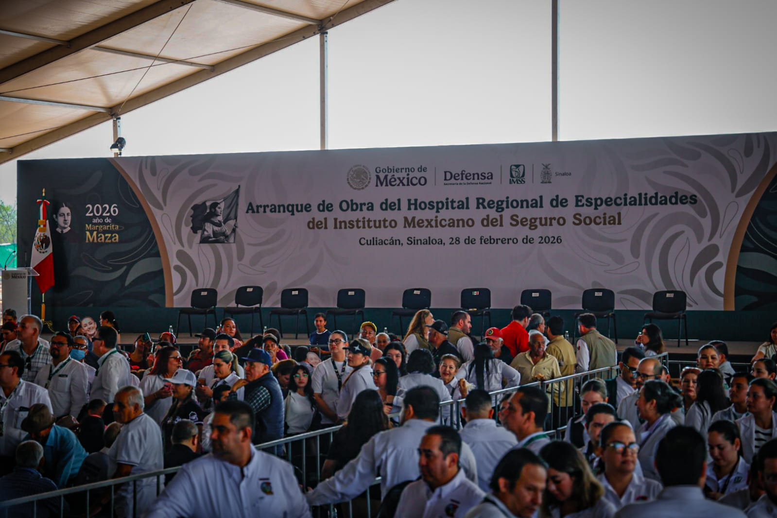 ciudadanos en el evento de la colocación de la primera piedra del Hospital Regional de Especialidades en Culiacán, Sinaloa con Claudia Sheinbaum Pardo