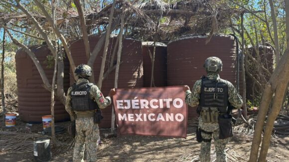 Aseguran decenas de depósitos con combustible ocultos de presunto ‘huachicol’ en Palmillas, Mazatlán, Sinaloa