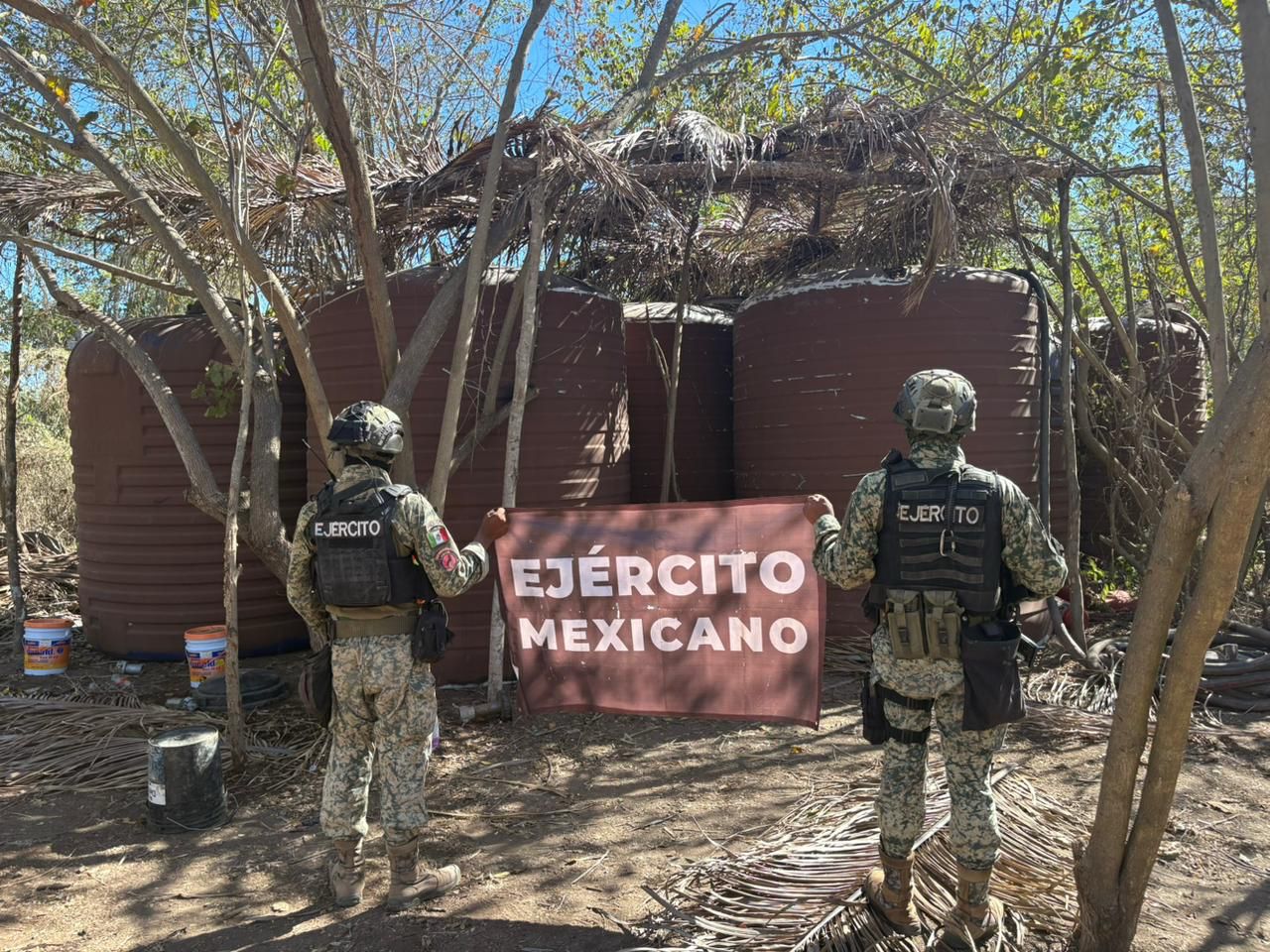 Aseguramiento de huachicol en Palmillas, Mazatlán