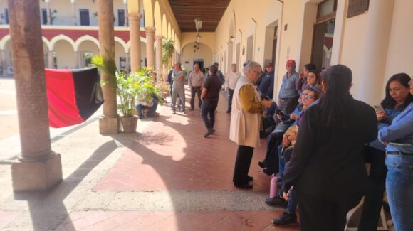 Continúan en huelga trabajadores de la Japaf en El Fuerte; no contemplan detener plantas potabilizadoras