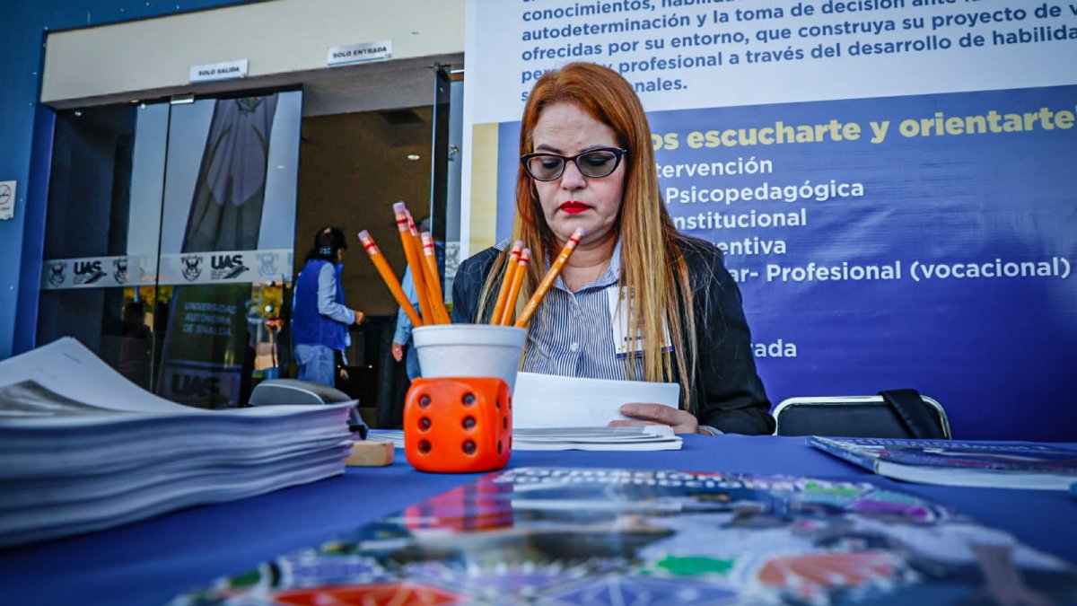 inauguracion de la xx muestra profesiografica uas 2026 maestras