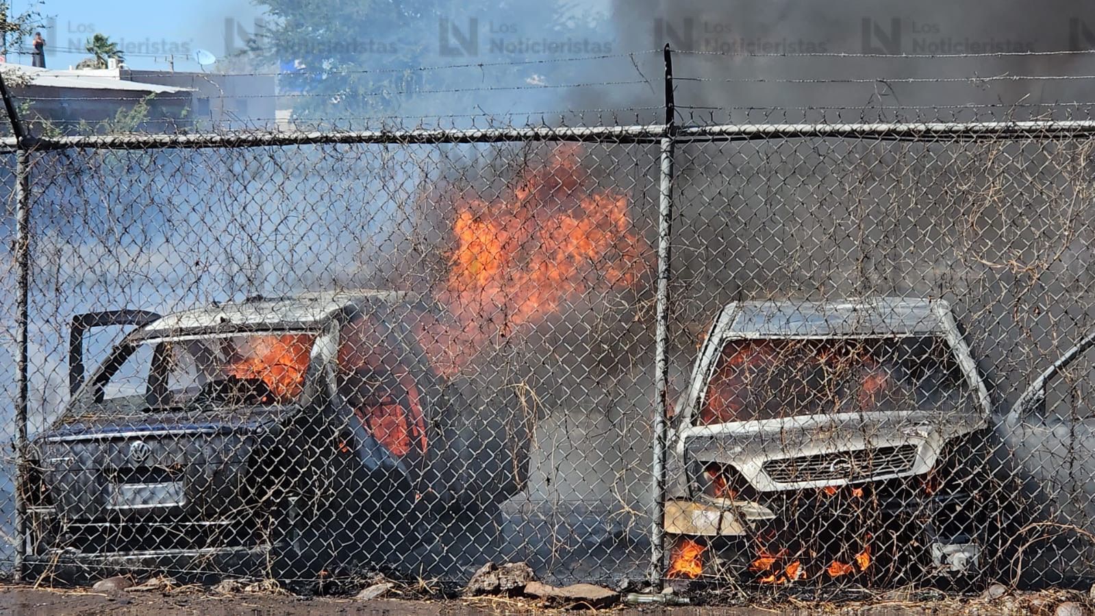 Incendio en yonke en la 21 de Marzo de Culiacán