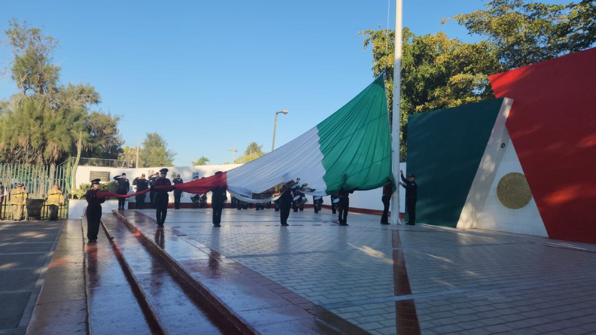 izamiento de bandera en los mochis sinaloa
