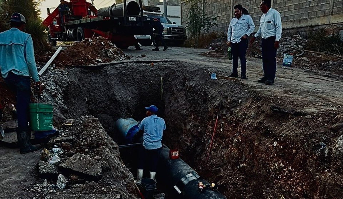 Japac repara tubería en Finisterra, en Culiacán