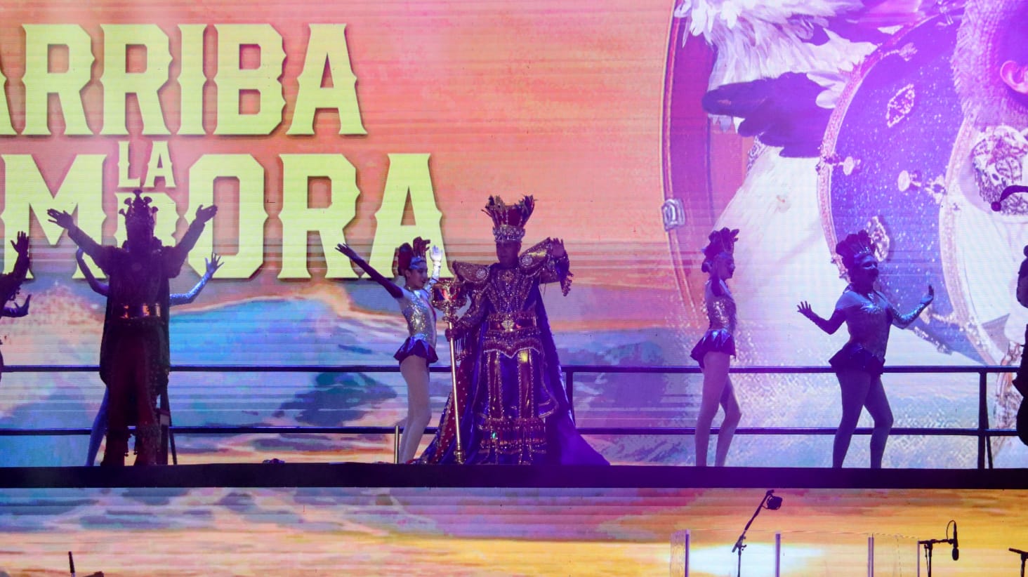 Javier Osuna "El Chiras" es coronado como Rey de la Alegría en el Carnava de Mazatlán