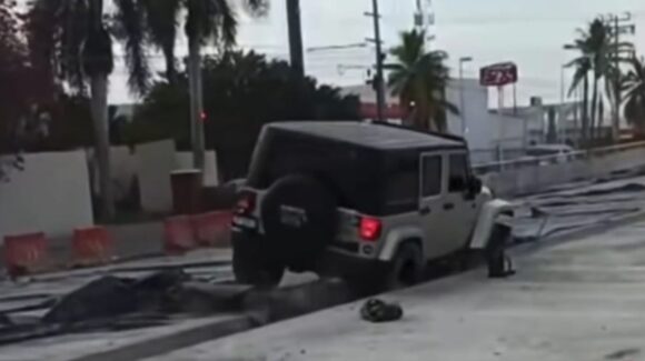 “Irresponsabilidad de conductora dañó obra de puente en Mazatlán, Sinaloa; sí estaba señalizado”: Vialidad