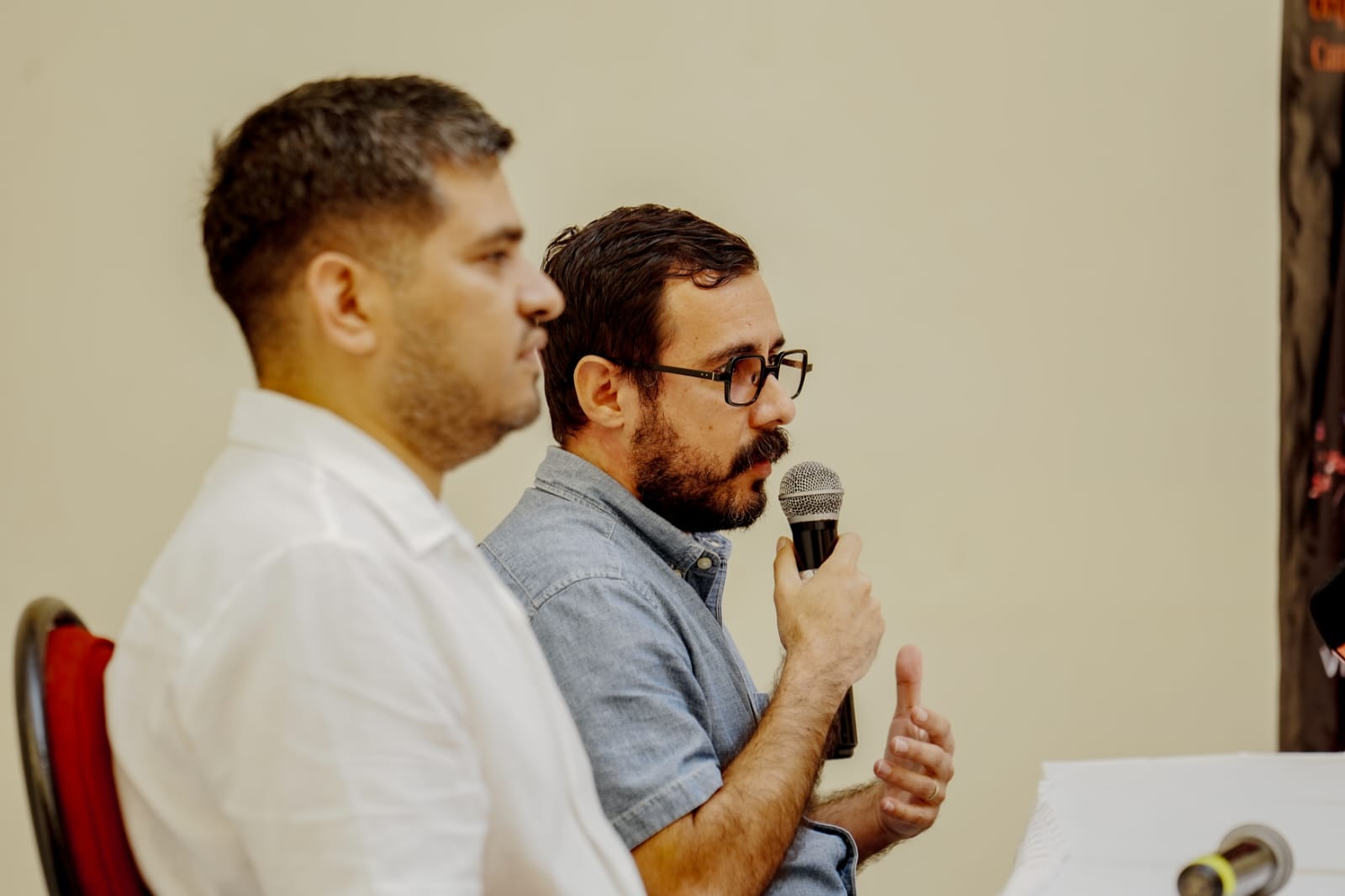 Víctor M. Osuna y Jorge Birrueta en rueda de prensa concierto de clausura de la Temporada de Guitarra 2025-2026