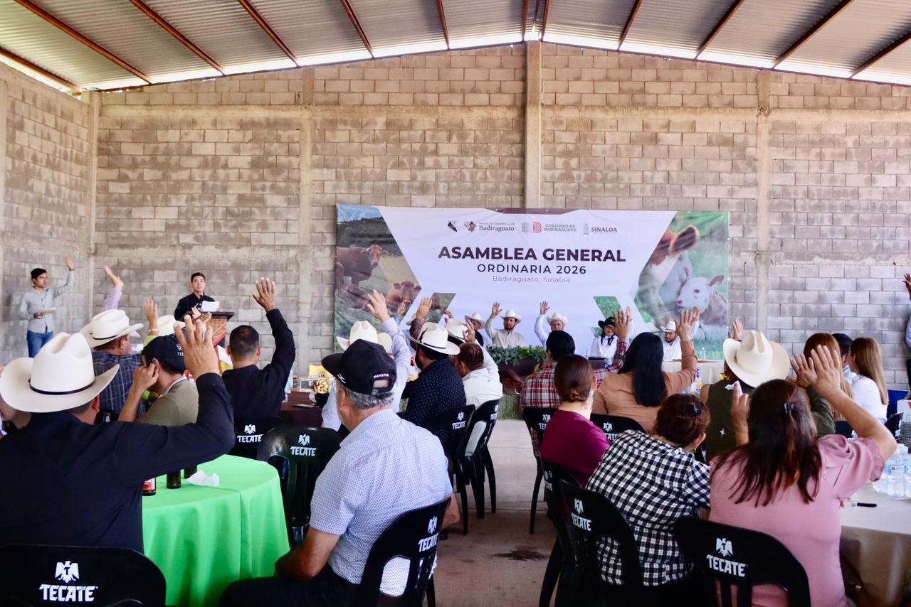 José Paz López Elenes asiste a Asamblea General Ordinaria de la Asociación Ganadera de Badiraguato