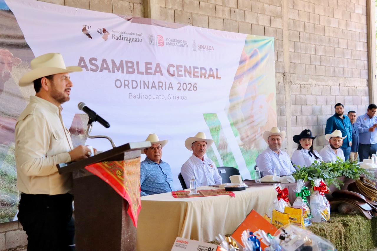 José Paz López Elenes asiste a Asamblea General Ordinaria de la Asociación Ganadera de Badiraguato