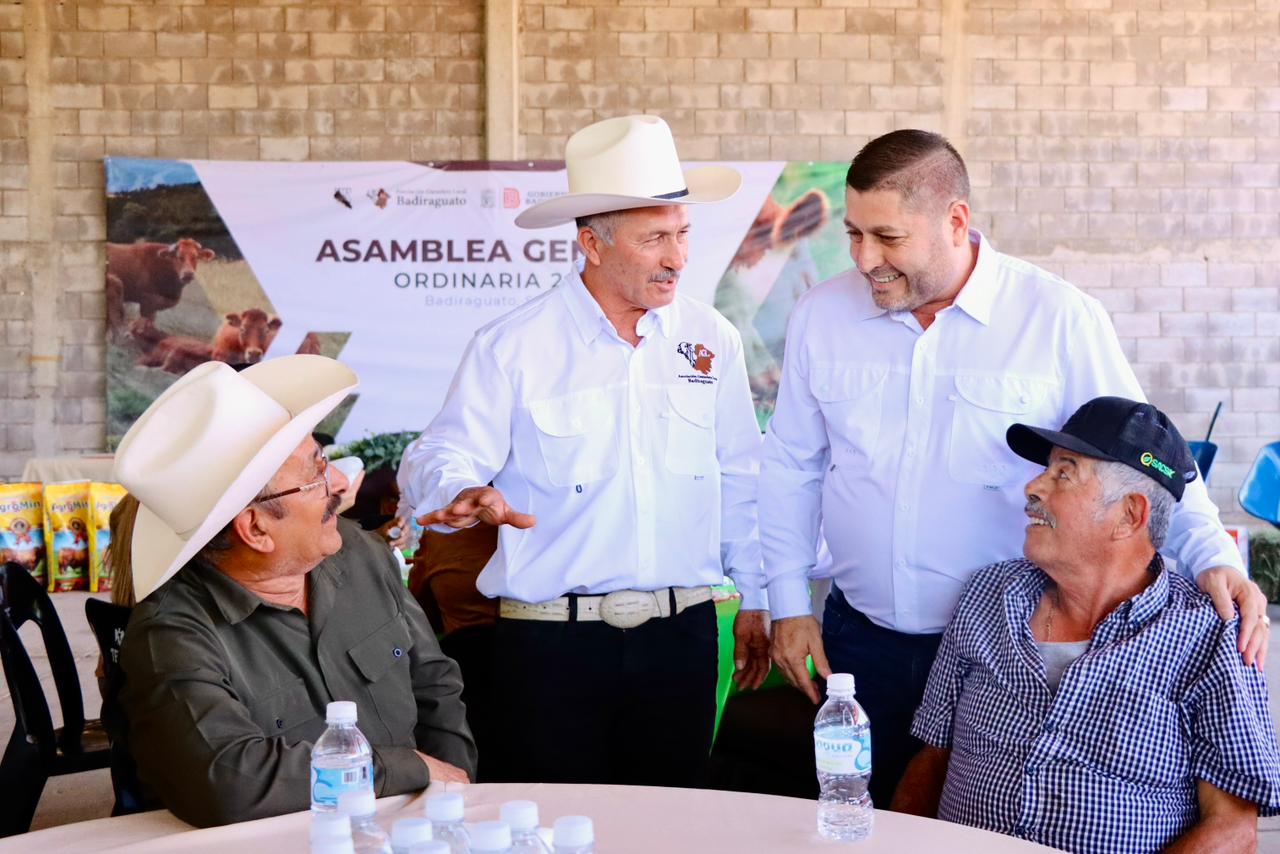 José Paz López Elenes asiste a Asamblea General Ordinaria de la Asociación Ganadera de Badiraguato