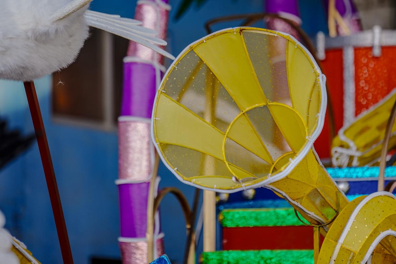 Kreatos avanza en carros alegóricos y marionetas monumentales que desfilarán en el Carnaval de Mazatlán