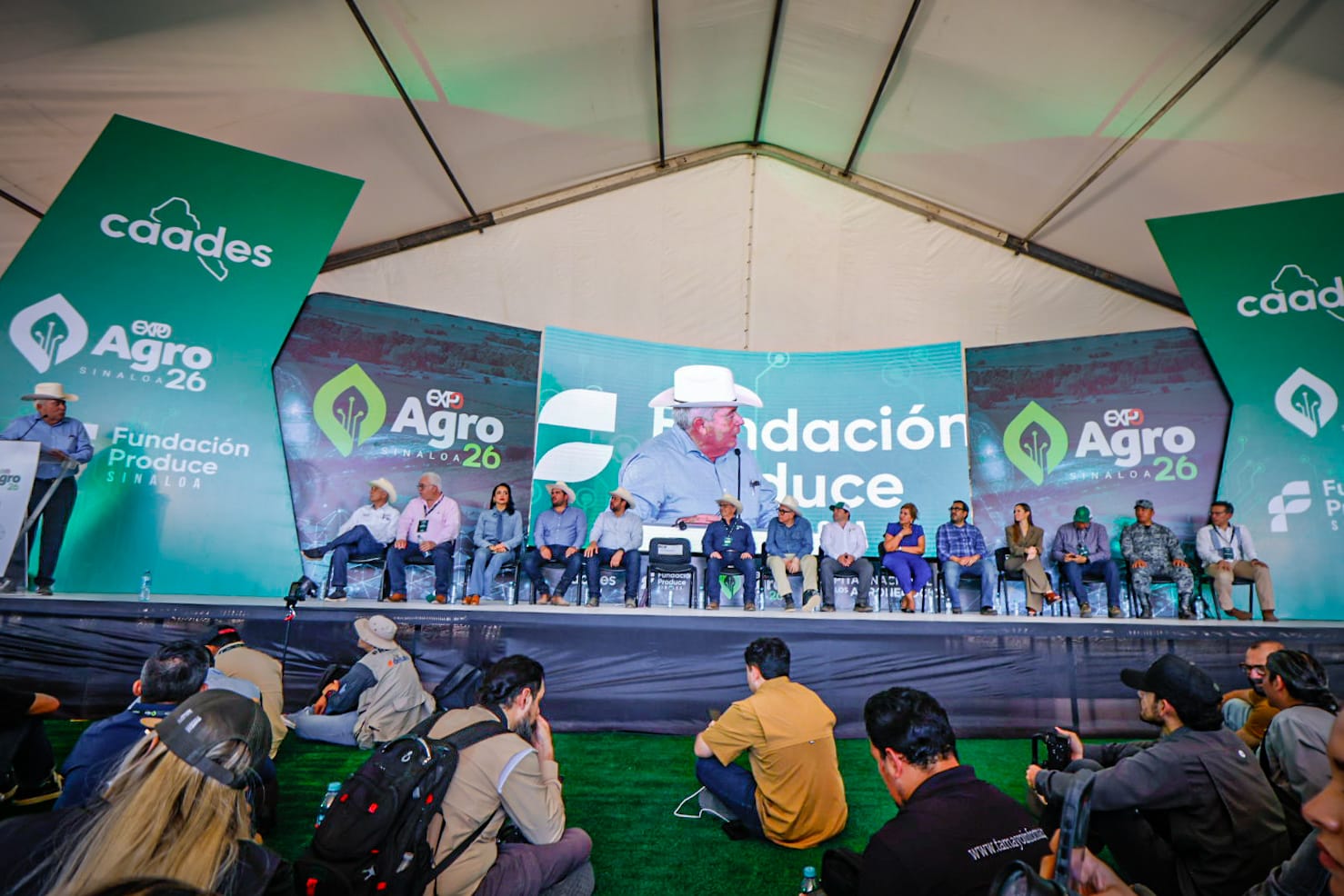 Leonel Cota Montaño, subsecretario de Agricultura y Ganadería en México
