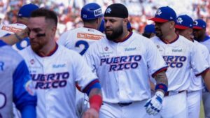 leones del escogido y cangrejeros de santurce por el liderato de la serie del caribe