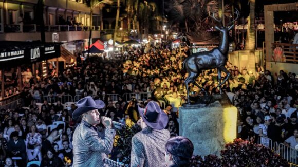 Al ritmo de Los 2 de la S, cierra con euforia el Carnaval Internacional de Mazatlán, Sinaloa, 2026