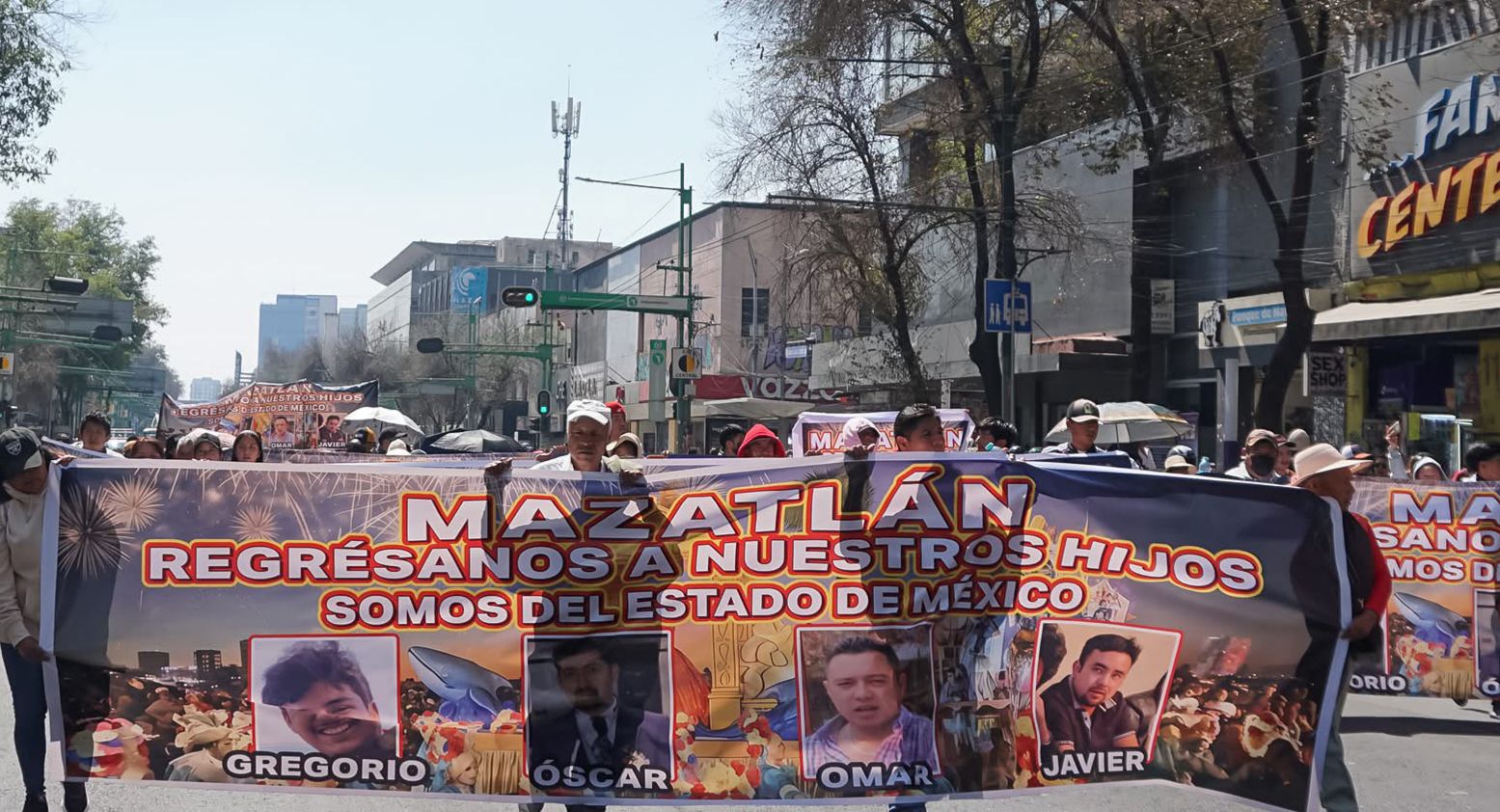 Manifestación de familiares y amigos de los cuatro turistas desaparecidos en Mazatlán
