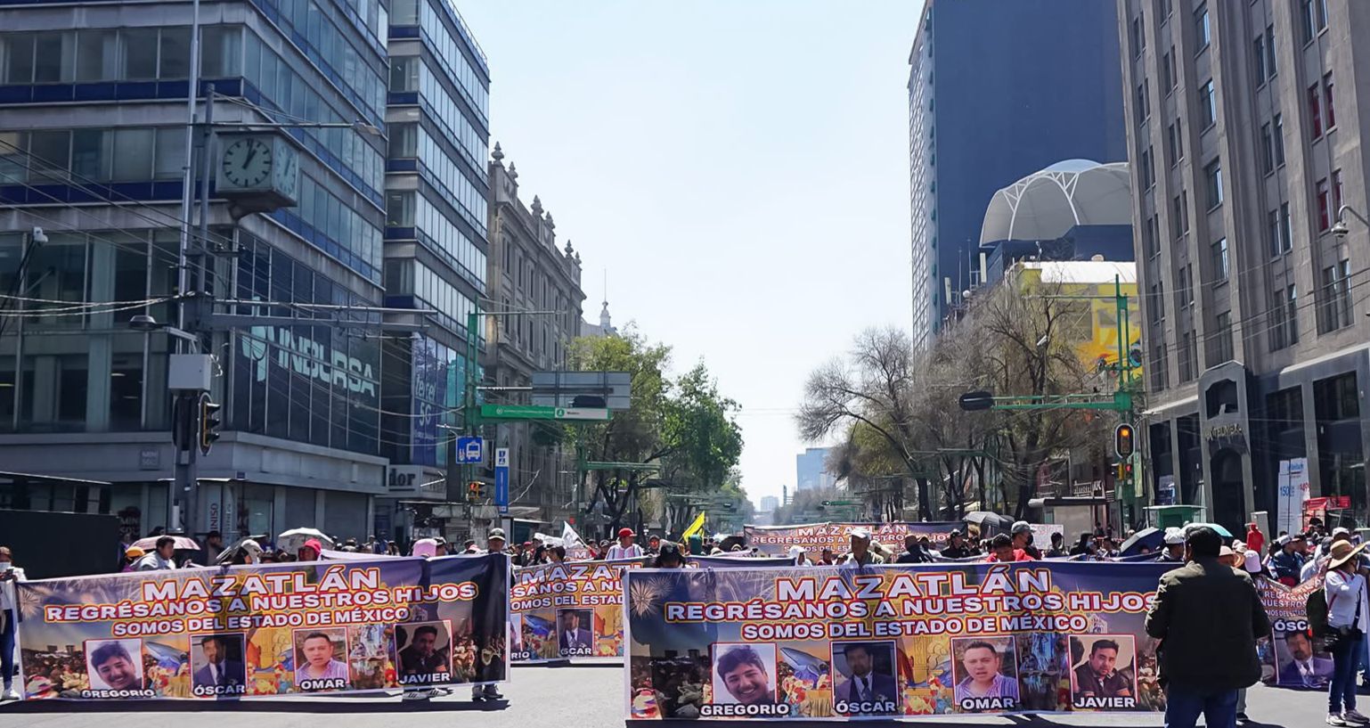 Manifestación de familiares y amigos de los cuatro turistas desaparecidos en Mazatlán