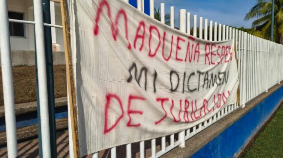 Trabajadores de la UAS en Mazatlán, Sinaloa, se manifiestan por retrasos recurrentes en pagos