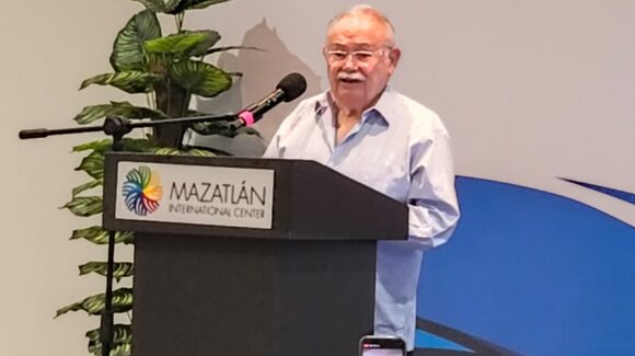 “Testamento no basta”: Manuel Díaz recomienda herramientas para sucesión de empresas en conferencia de Coparmex Mazatlán