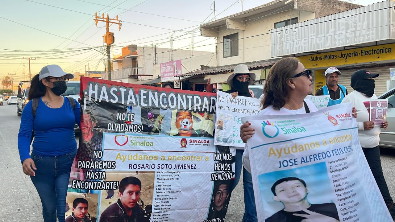 Marcha de familiares de desaparecidos en Ruiz Cortines, Guasave