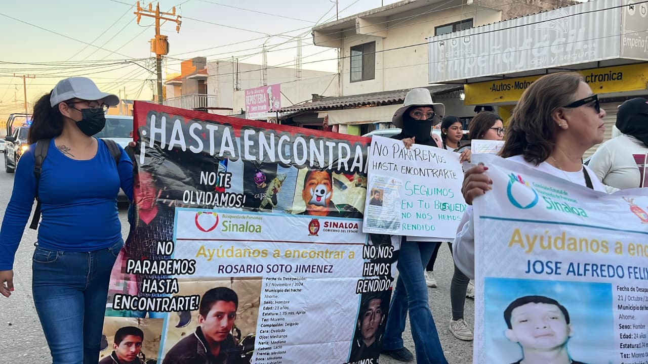 Marcha de familiares de desaparecidos en Ruiz Cortines, Guasave