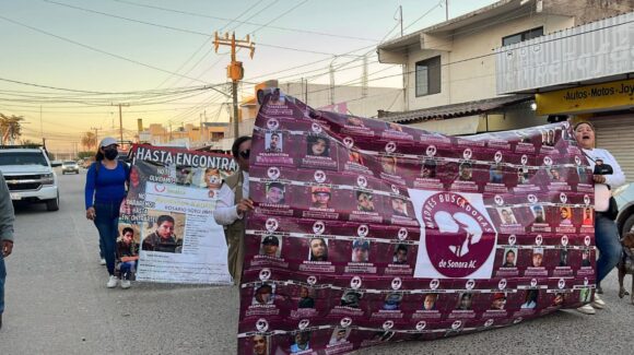 “No pararemos hasta encontrarlos”: familiares de desaparecidos marchan en Ruiz Cortines, Guasave, Sinaloa