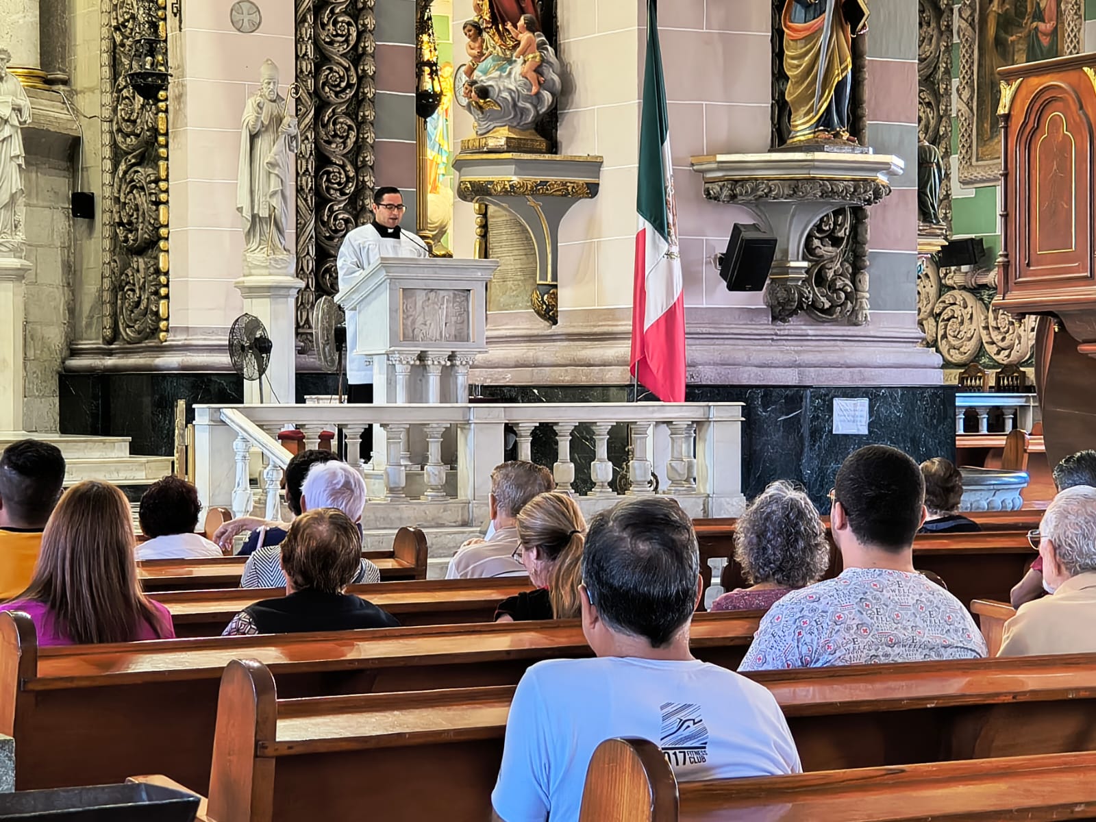 Miércoles de Ceniza en la Catedral de Mazatlán