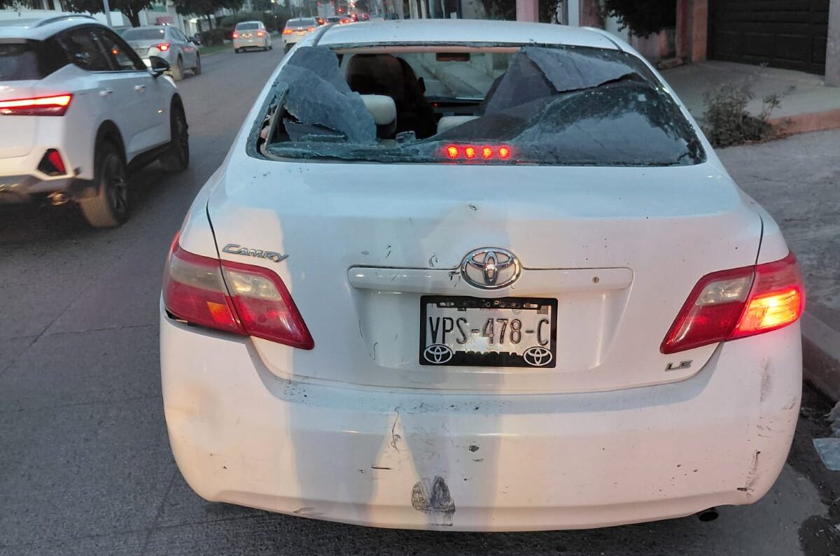 Vehículo accidente en Los Mochis