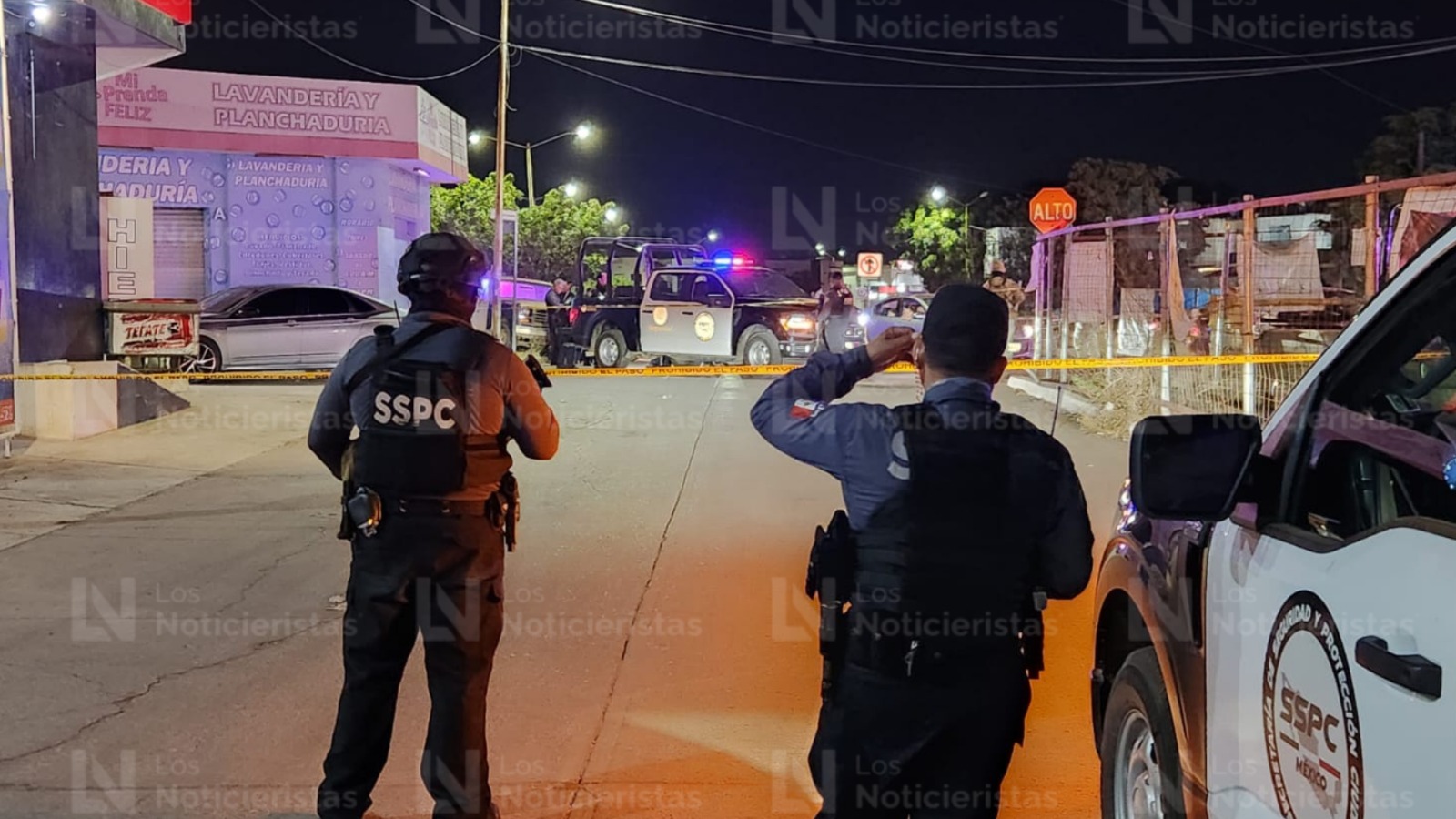 Mujer es ejecutada a bordo de su vehículo en Rincón Real, Culiacán, Sin.