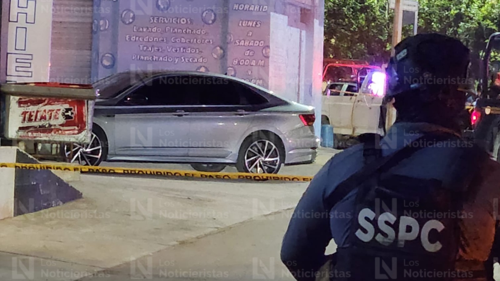 Mujer es ejecutada a bordo de su vehículo en Rincón Real, Culiacán, Sin.